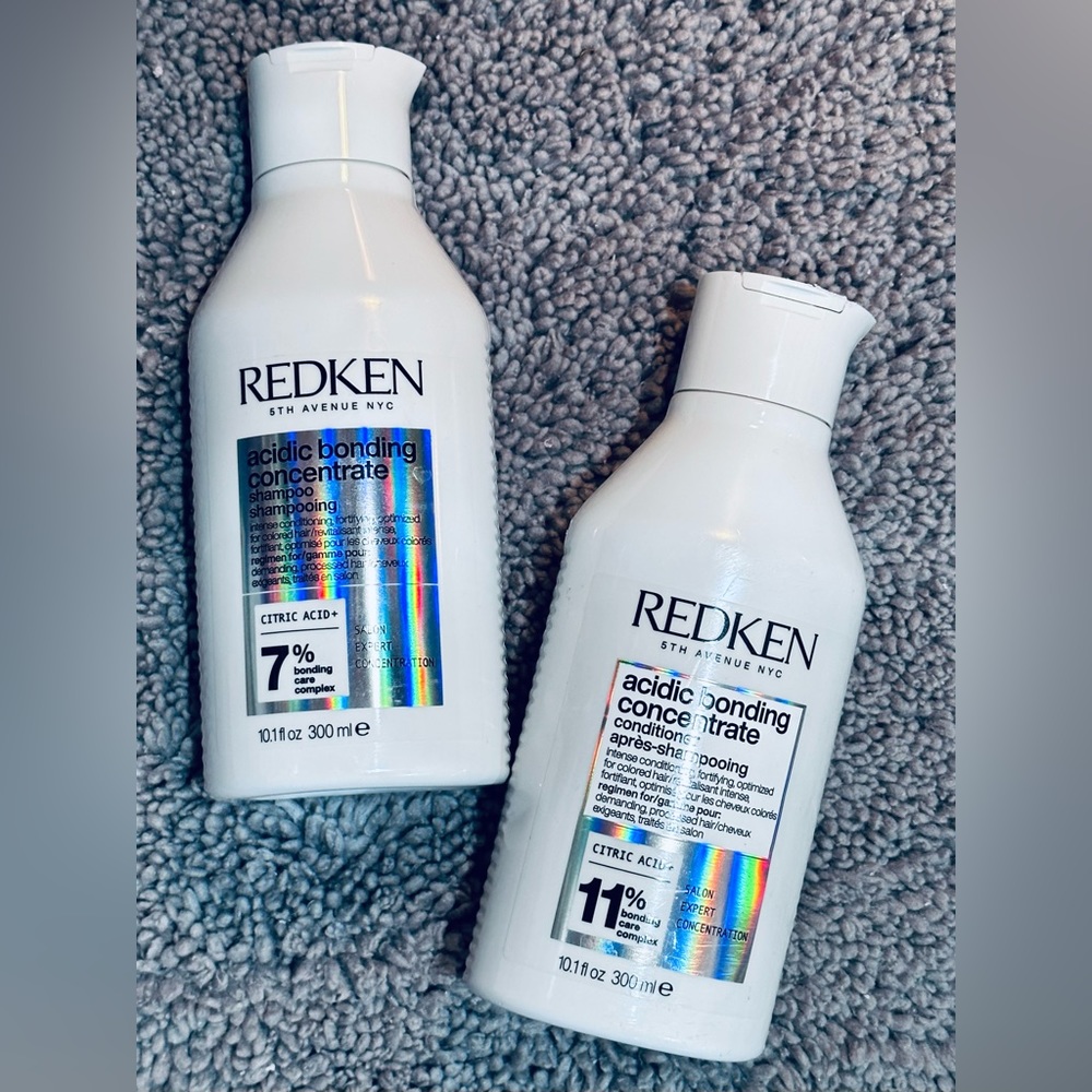 Redken Acidic Bonding Shampoo + Conditioner Set